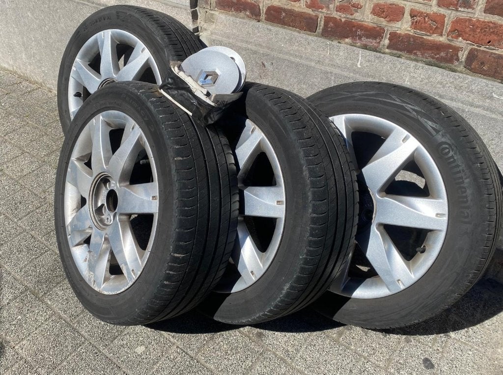 4 lichtmetalen velgen van Renault met banden 205/50 R17, Auto-onderdelen, Ophalen, Nieuw, 17 inch, 205 mm