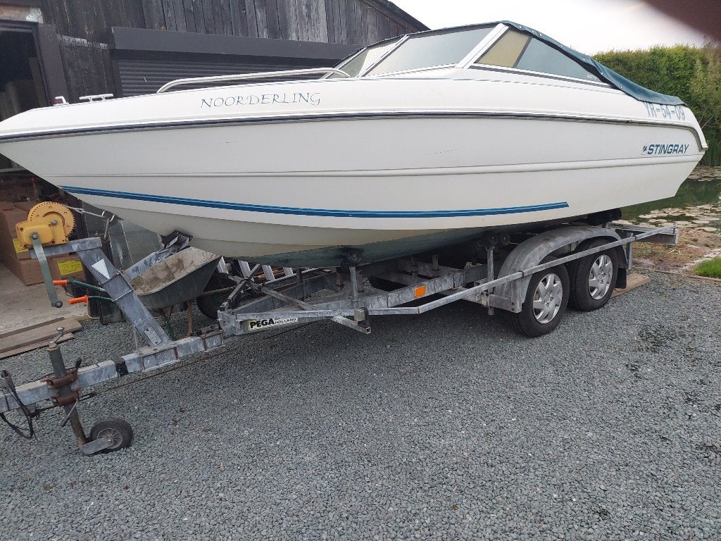 snelle motorboot Stingray 537, Watersport en Boten, Overige merken, Gebruikt, Binnenboordmotor, 5 m