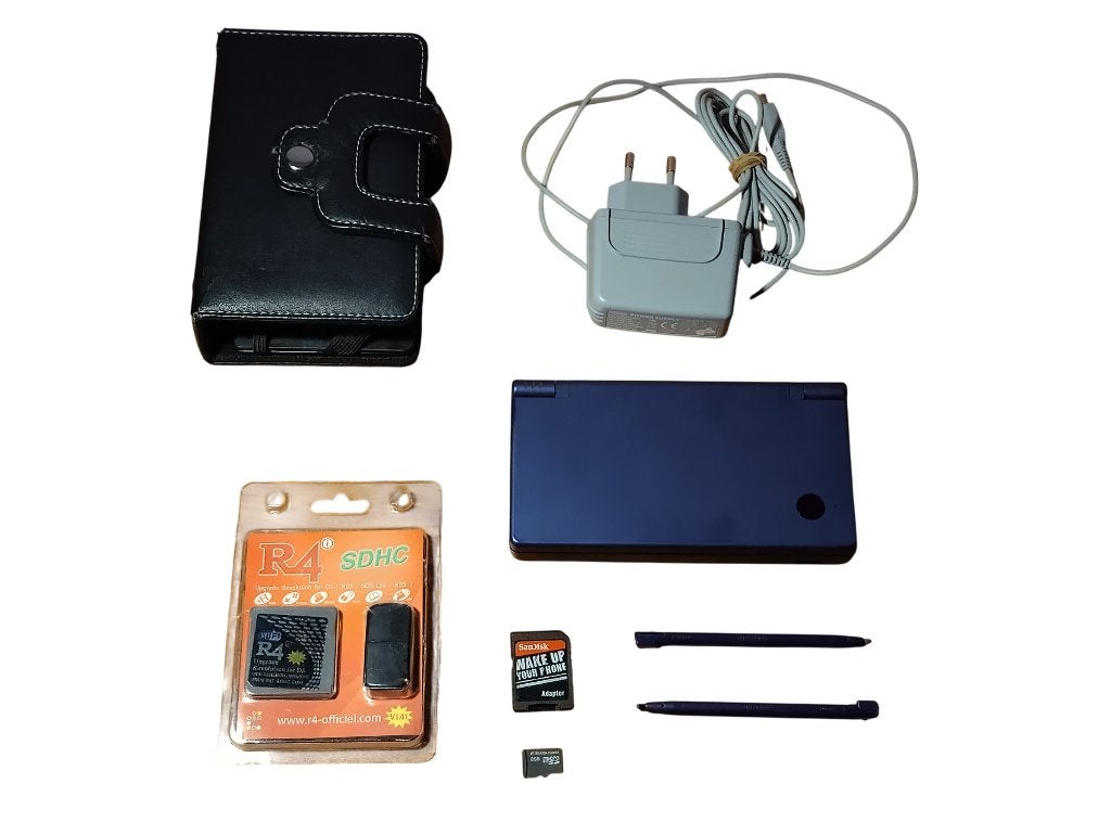 Console DSI / coque Thrustmaster / R4 / 2GB / 4 jeux Pokémon, Autres couleurs, Dsi, Enlèvement, Utilisé