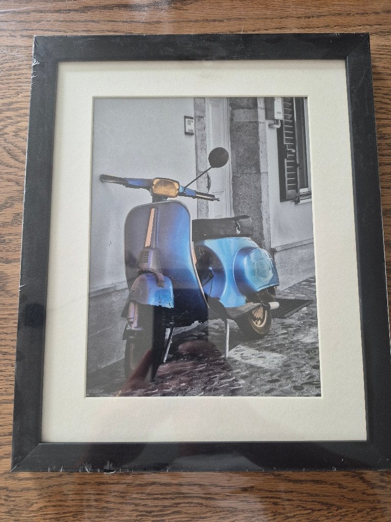 Cadre photo Henzo Vespa neuf | Ambiance italienne rétro, Maison & Meubles, Accessoires pour la Maison | Décorations murale, Neuf