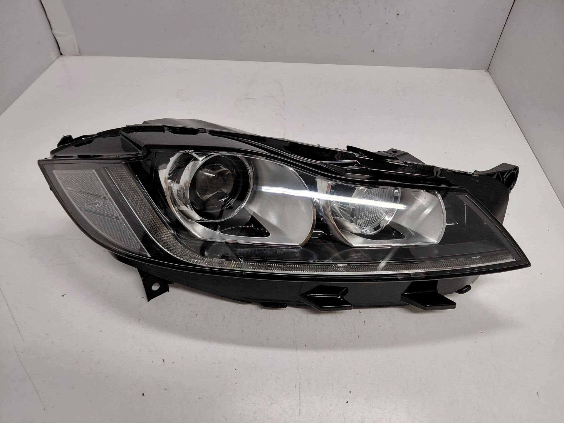 Jaguar XF II F-Pace Koplamp Rechts GX63-13W029-EJ, Gebruikt, Dpoffice@jaguarlandrover.com, Abbey Road, Whitley 1
CV3 4LF  Coventry