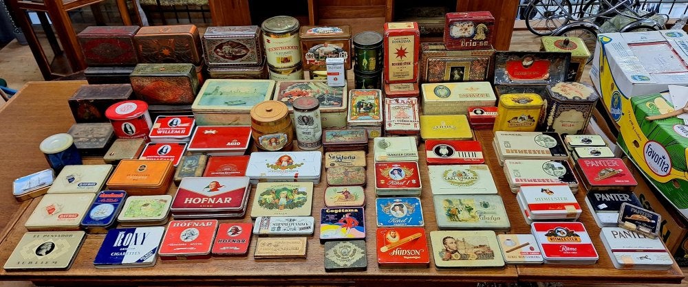 100 x authentieke oude sigaretten blik en sigarenblikken., Ophalen of Verzenden, Gebruikt, Verpakking