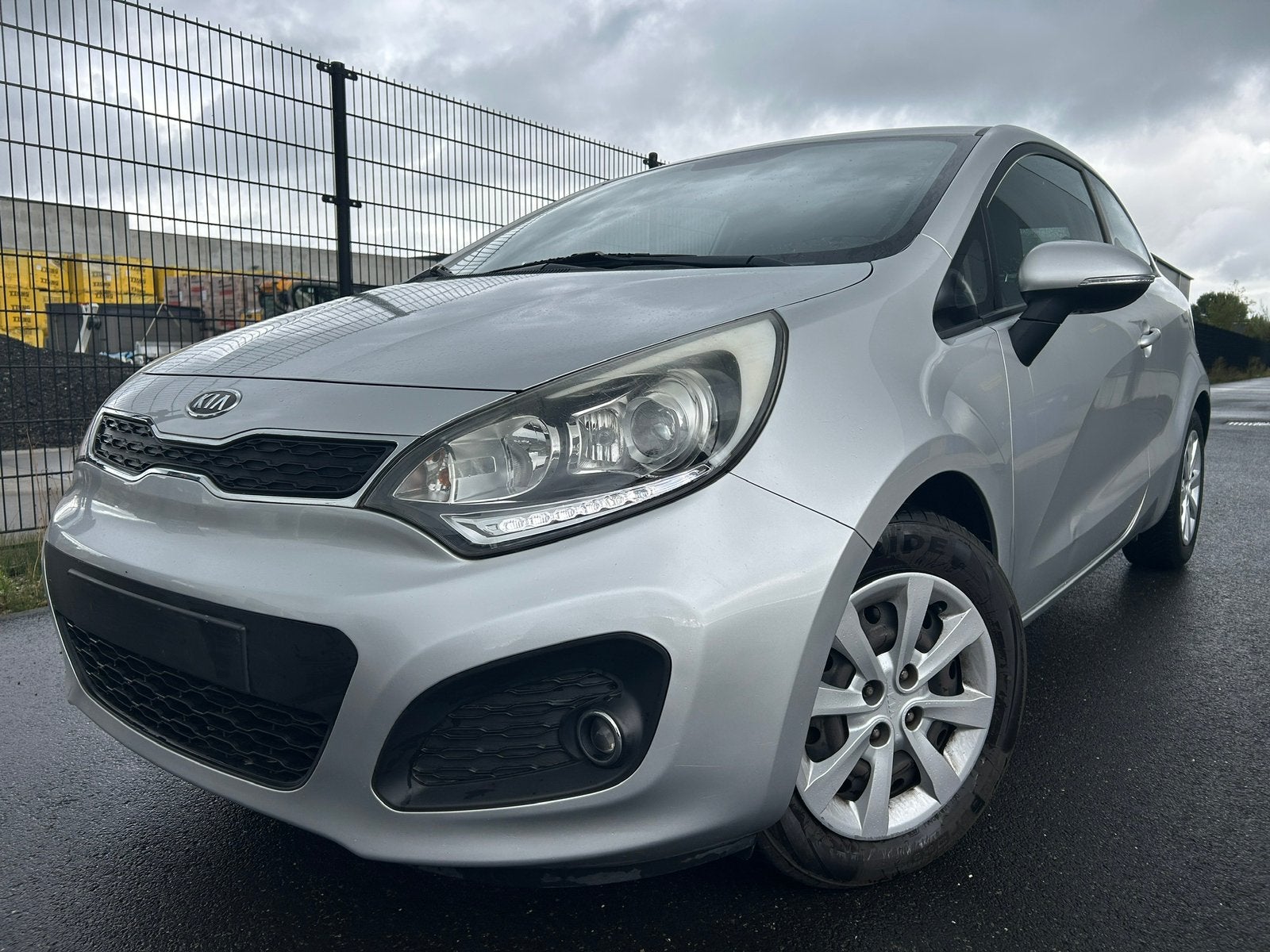 Kia Rio New - 1.1  Diesel - 2013 - Airco - Xenon LED, Auto's, Voorwielaandrijving, Euro 5, Stof, Zwart