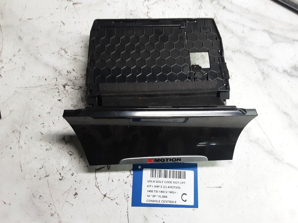 MIDDENCONSOLE Volkswagen Golf VII (AUA) (5G1863391), Auto-onderdelen, Gebruikt, Volkswagen, Mevr. I. Hauben, Rue de l'Espoir 34 34
4030  GRIVEGNÉE, BE