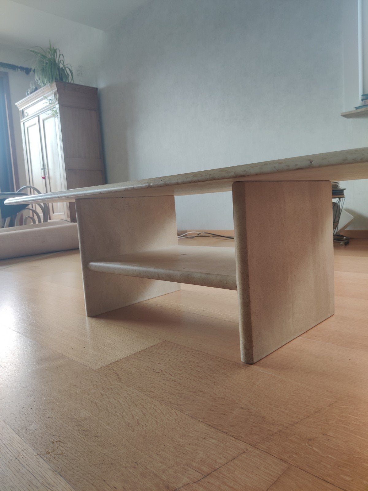 salontafel Travertin  massief /rechthoekig rust op sokkel., Ophalen, Rechthoekig