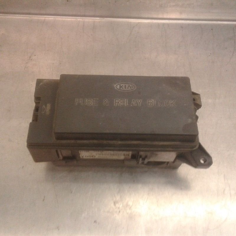 BOITIER FUSIBLES Kia Sorento I (JC) (01-2002/12-2011), Utilisé, Kia