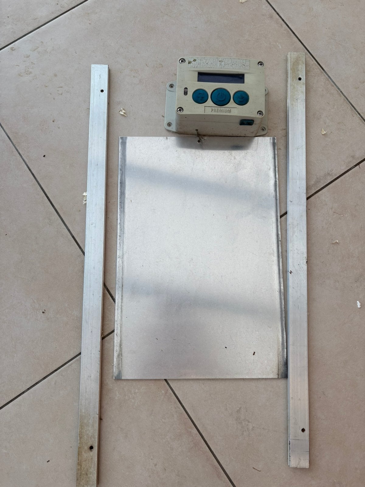 Porte automatique poulailler, Animaux & Accessoires, Enlèvement, Utilisé, Poulailler