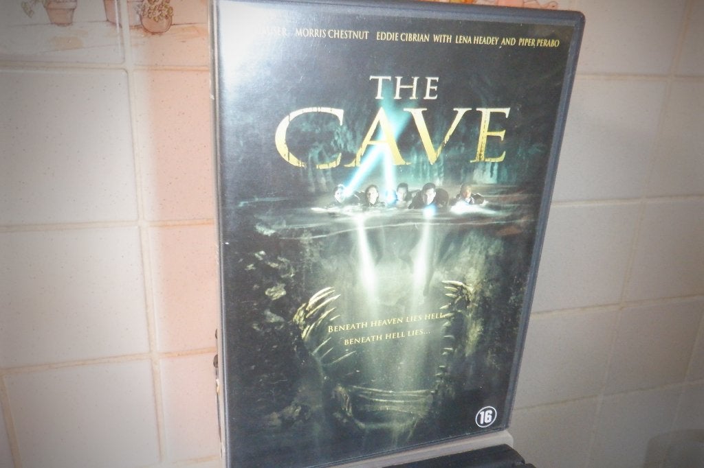 DVD The Cave., Cd's en Dvd's, Dvd's | Horror, Vanaf 16 jaar, Engels, Monsters, Ophalen of Verzenden