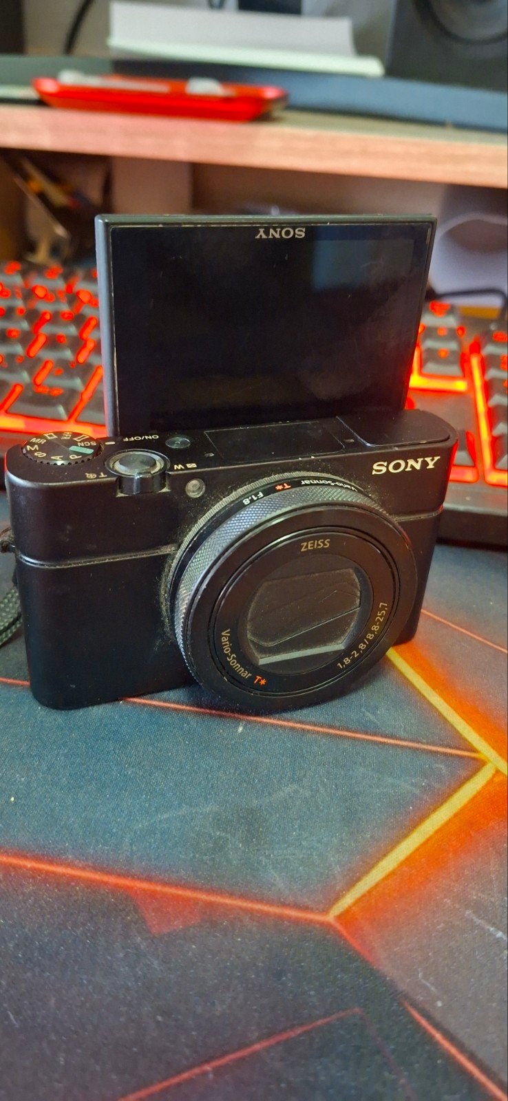 Sony Cyber-shot DSC-RX100M / RX100 Mark IV​Model: Sony Cyber, Audio, Tv en Foto, Gebruikt, Accu, Ophalen of Verzenden, 4 t/m 7 keer