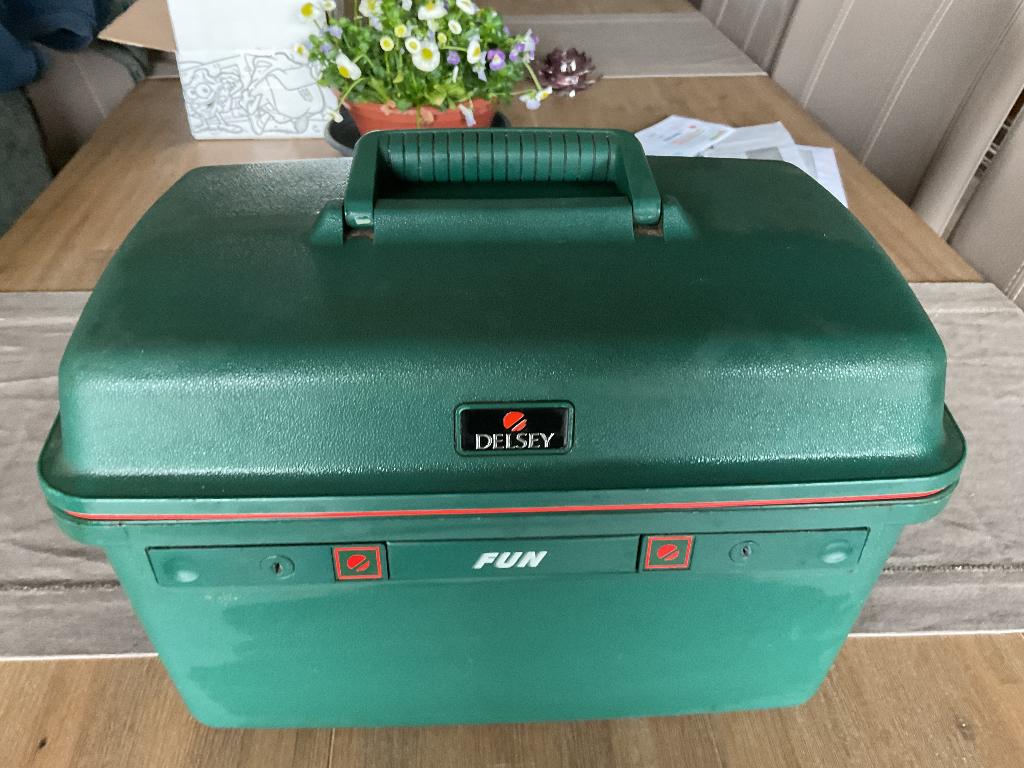 Beautycase Delsey, Ophalen, Gebruikt, Met slot, Hardcase