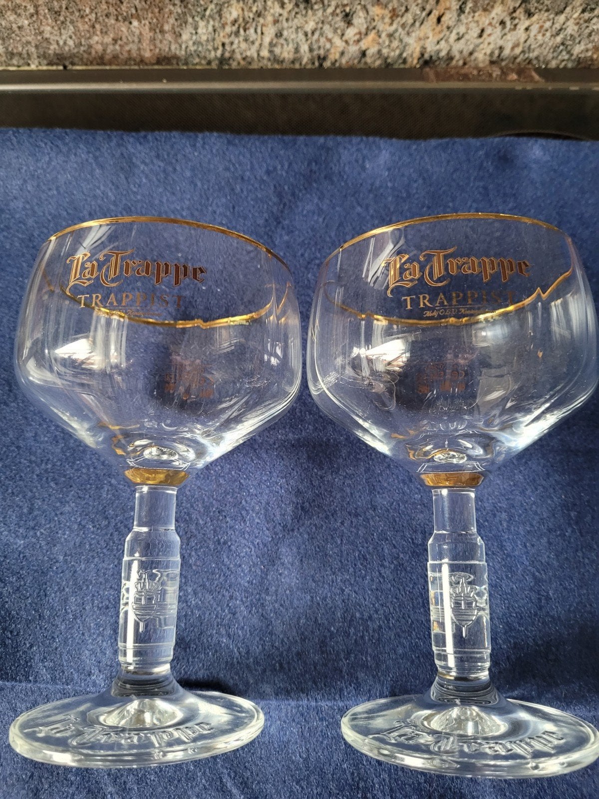 2 verres à bière trappiste La Trappe magnifiquement découpés, Collections, Marques de bière, La Trappe, Enlèvement ou Envoi