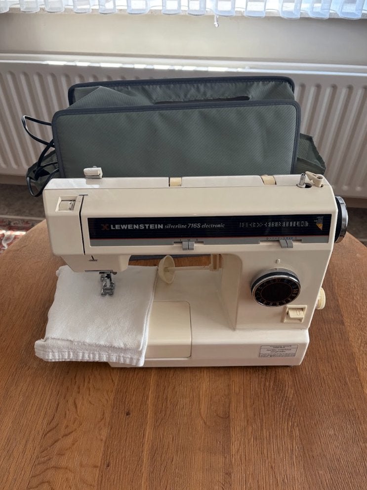 Degelijke Lewenstein Silverline 716S Electronic Naaimachine, Ophalen, Gebruikt, Naaimachine, Lewenstein