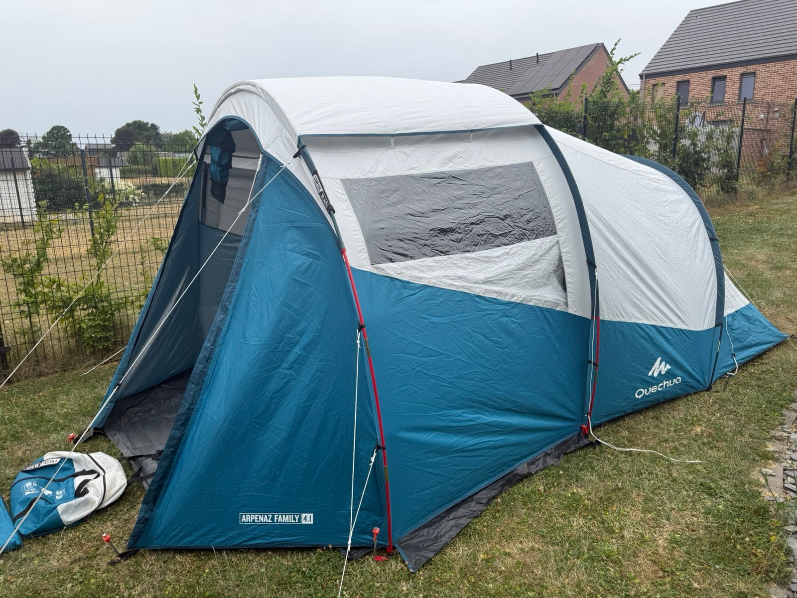 Tente Quechua Arpenaz 4.1 Fresh & Black – 4 personnes, Enlèvement, Comme neuf