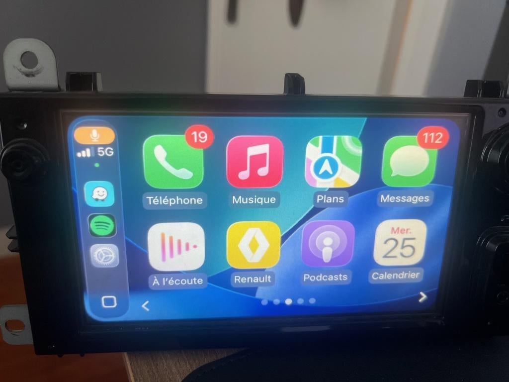 GPS Renault d'origine GPS DAB+ CarPlay Android CARTES 2025, Autos : Divers, Autoradios, Envoi, Comme neuf