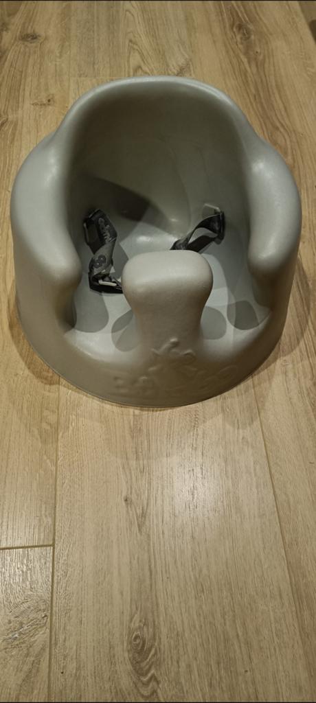 Bumbo babyzitje, Kinderen en Baby's, Ophalen, Zo goed als nieuw