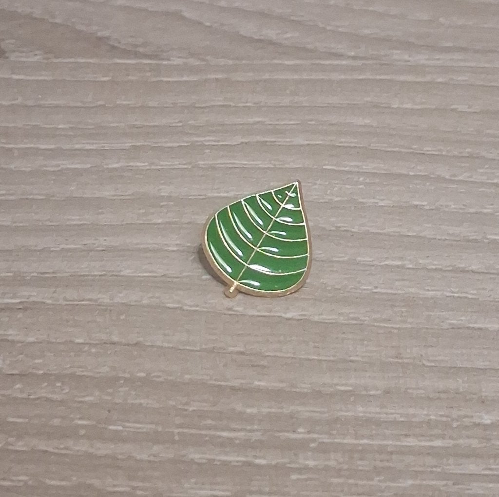 PIN - BLAD - FEUILLE - LEAF, Verzamelen, Speldjes, Pins en Buttons, Verzenden, Gebruikt, Dier of Natuur, Speldje of Pin
