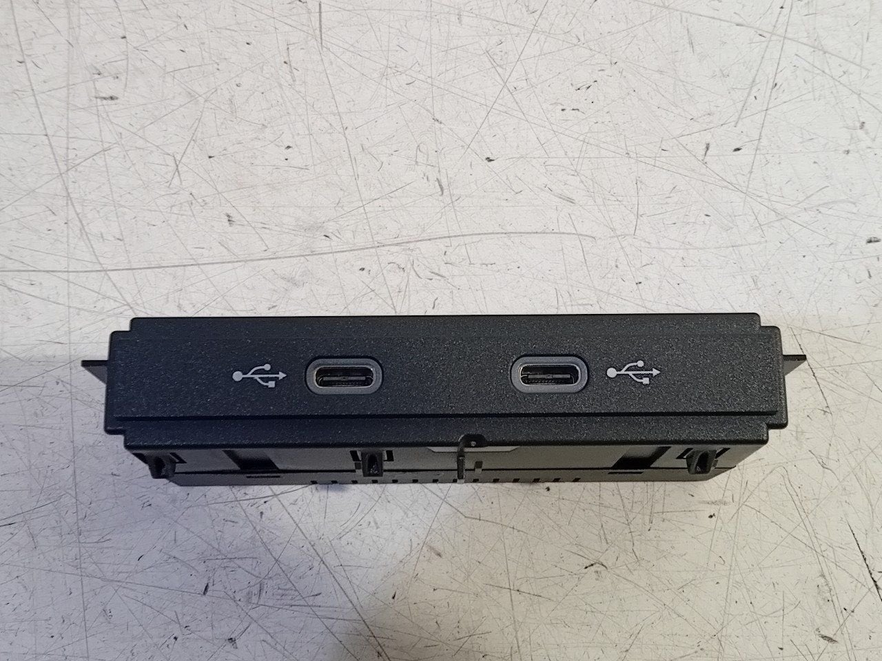 Aux poort Volkswagen Golf, Onderdelen@venauto.nl, Van der Ven Autorecycling B.V., Gebruikt, Ettenseweg 76, 4706 PB Roosendaal, The Netherlands