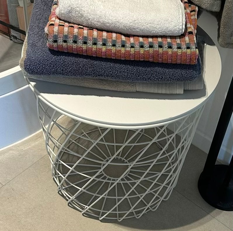 Opbergtafel KVISTBRO Ikea, Huis en Inrichting, Tafels | Bijzettafels, Ophalen of Verzenden, Zo goed als nieuw