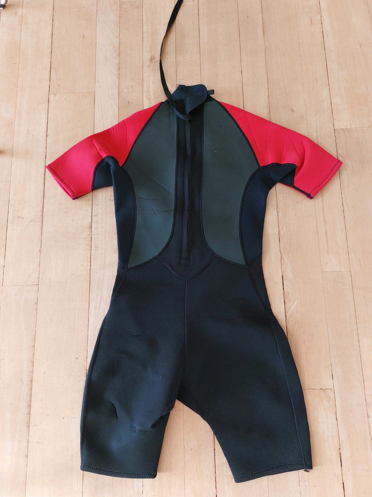 surfpak voor jongeren maat L., Sports nautiques & Bateaux, Enlèvement, Comme neuf, Combinaison étanche