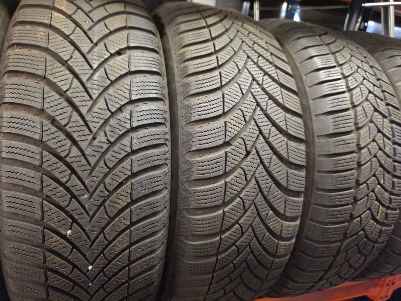 205/60 r16 semprit 40€ l'unité avec montage et équilibrage, Enlèvement ou Envoi