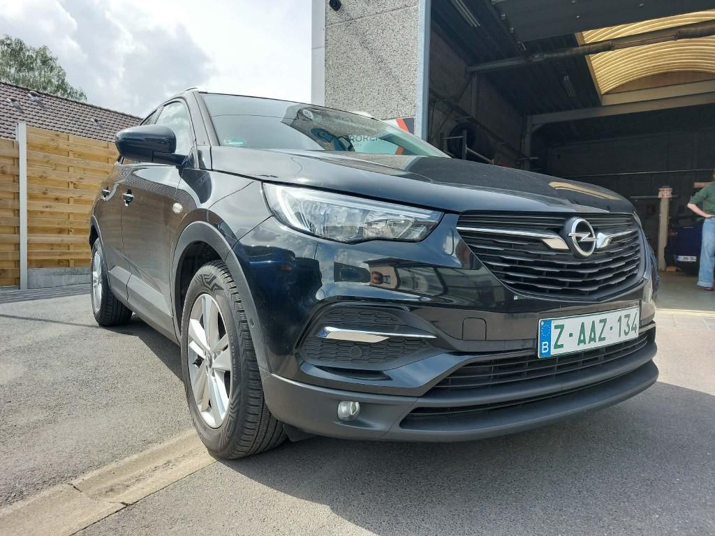 Opel grandland van bj 2020 benzine 81000 km, Auto's, Euro 6, Zwart, Bedrijf, Handgeschakeld