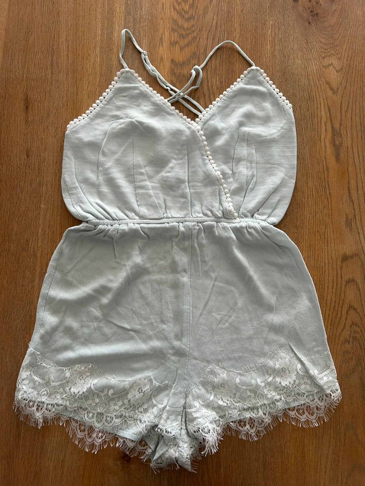 Mintgroen playsuit met kant Divided H&M maat 34, Vêtements | Femmes, Pyjamas, Enlèvement ou Envoi, Comme neuf, Taille 34 (XS) ou plus petite
