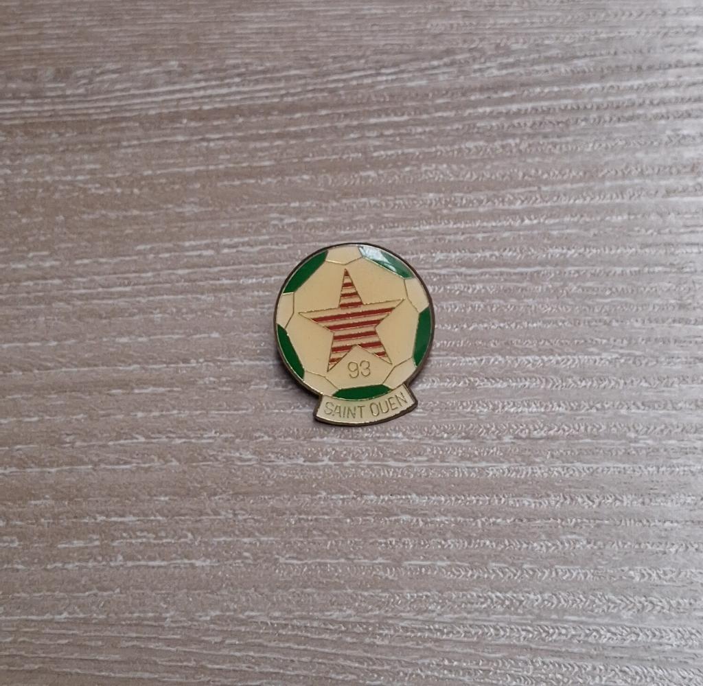 PIN - SAINT OUEN - VOETBAL - FOOTBALL, Enlèvement ou Envoi, Utilisé, Sport, Insigne ou Pin's