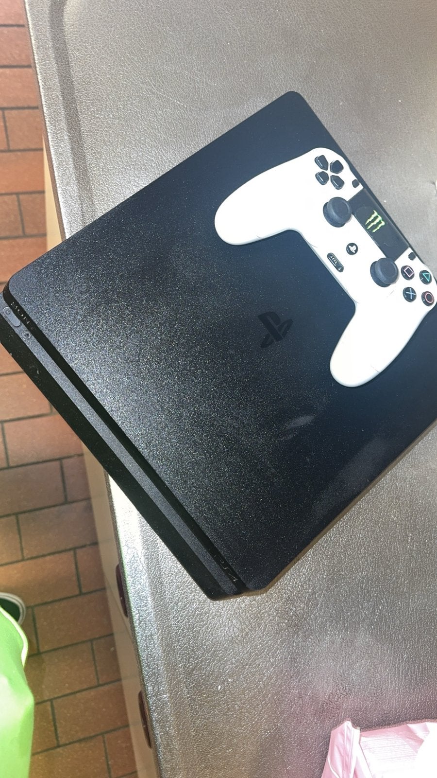 Ps 4, Enlèvement, Comme neuf