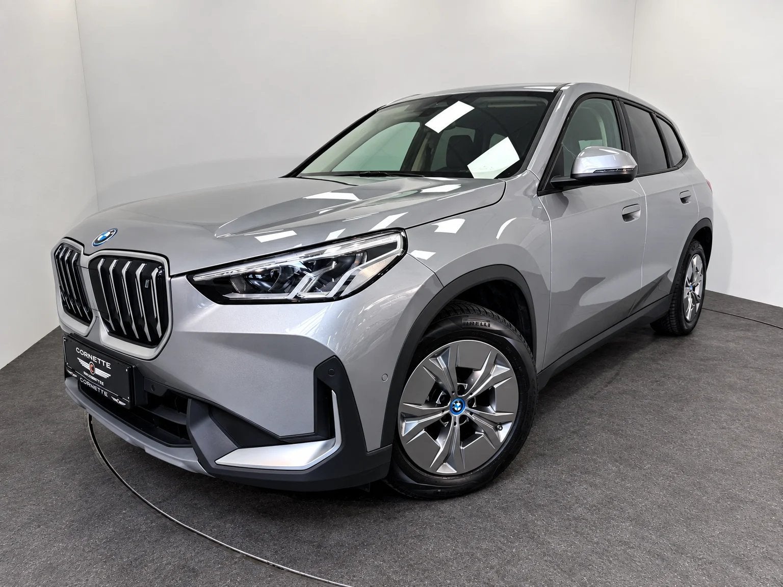 BMW X1 BEV 67KWH XDRIVE30  200KW  4WD AUTO, Autos, X1, Argent ou Gris, Achat, https://public.car-pass.be/vhr/d4197af8-d18c-483f-9f10-4412d73d9159