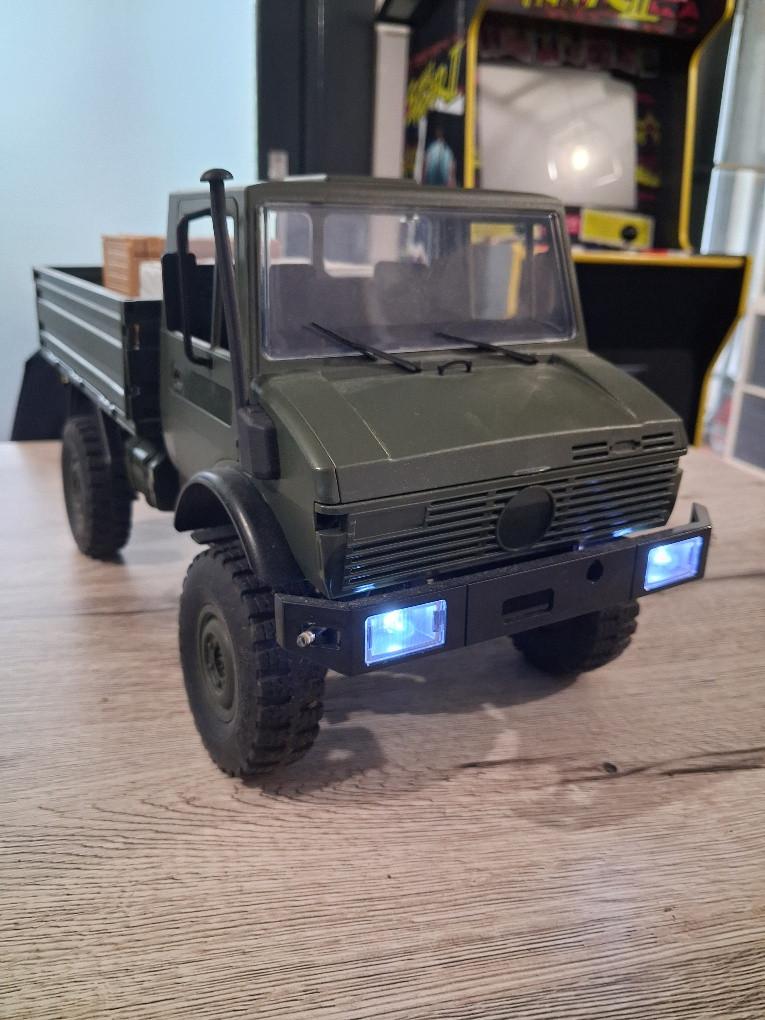 RC Mercedes Unimog 1/12 RTR 2.4 Ghz + kit leds, Ophalen of Verzenden, Zo goed als nieuw, RTR (Ready to Run)