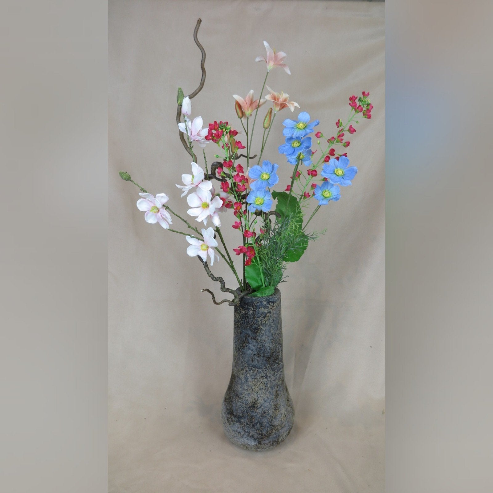 Mooie vaas met zijden bloemen, Huis en Inrichting, Ophalen, Bloemstuk