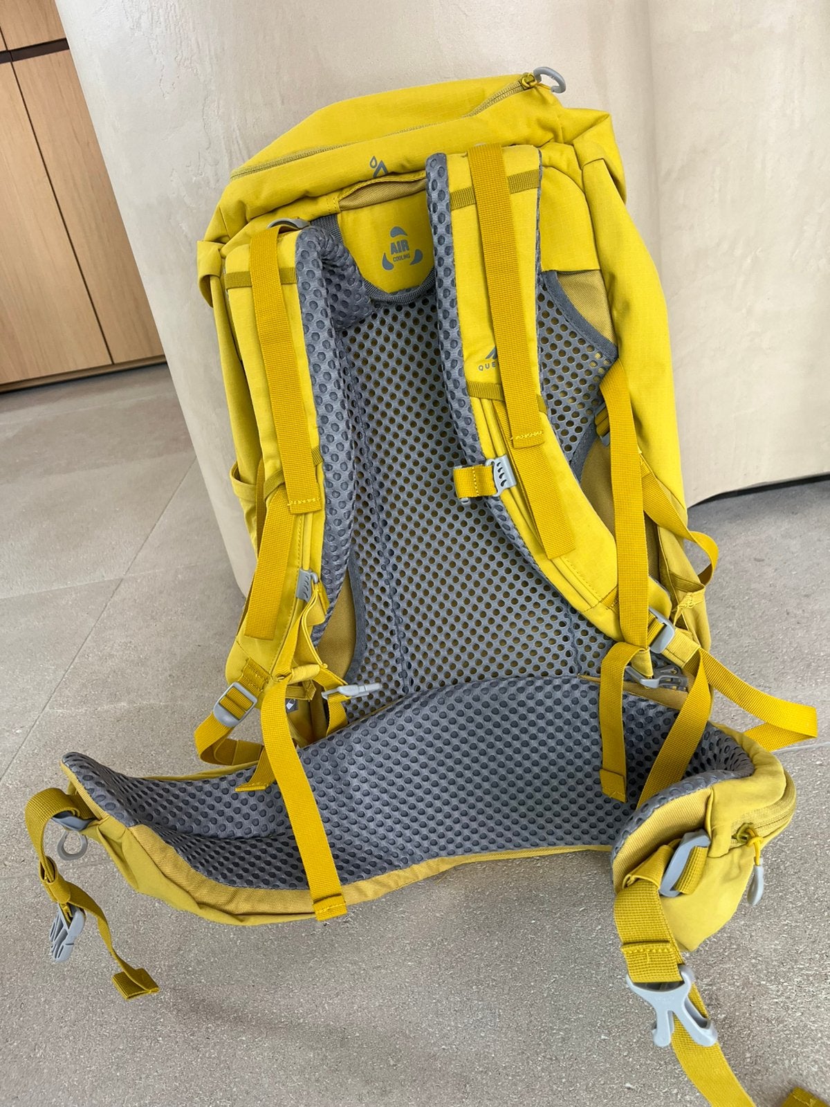 Sac à dos de randonnée Quechua 30L - bagage à main, Sports & Fitness, Alpinisme & Randonnée, Enlèvement, Neuf, Sac à dos