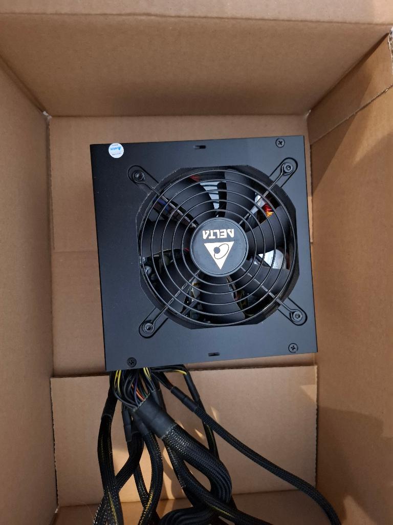Delta 850W platinum ATX voeding, Computers en Software, Interne voedingen, Ophalen, Gebruikt