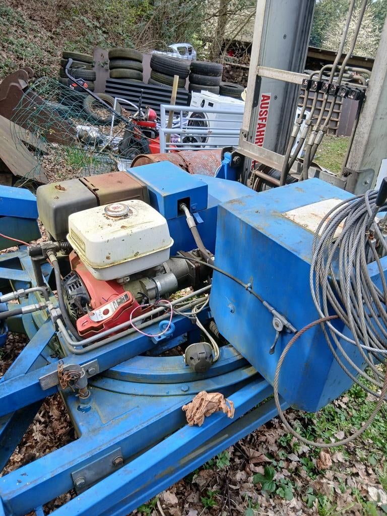 Aanhangwagen met hydraulische lier, Ophalen