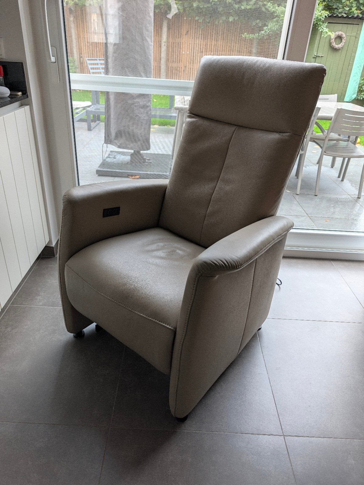 elektrische relax met opstaphulp en accu, Ophalen, Zo goed als nieuw, Eenpersoons, Leer