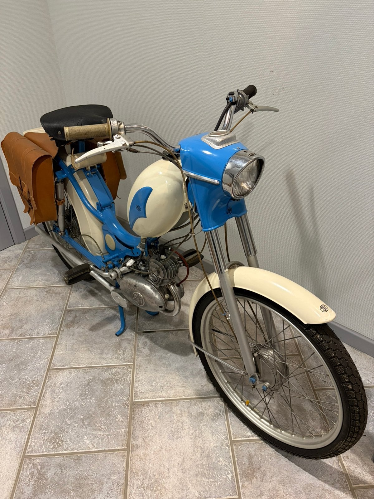 Mobylette FN Utilitaire 50cc restaurée, Vélos & Vélomoteurs, Enlèvement ou Envoi