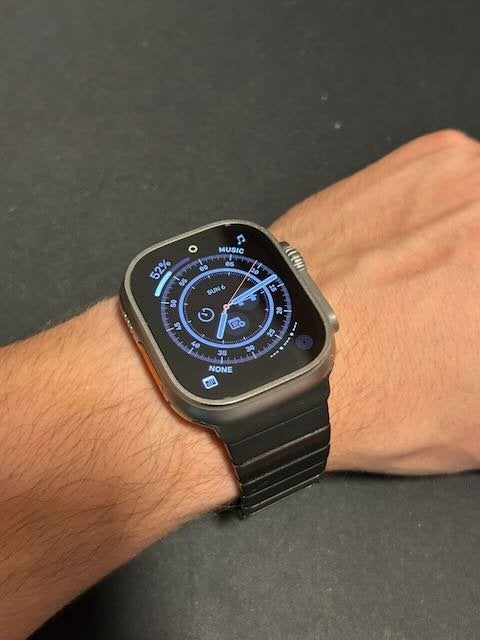 Apple Watch Ultra 2 49mm Titanium - Doos & 2 bandjes, Gebruikt, Zwart, IOS, Ophalen of Verzenden