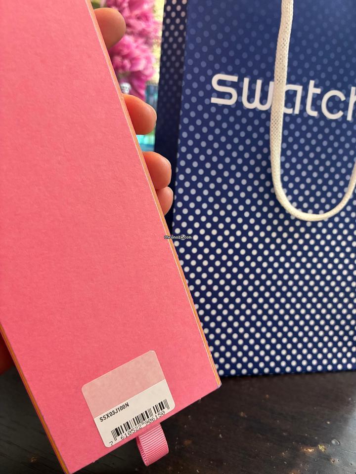 Swatch royal pop horloge, Handtassen en Accessoires, Horloges | Dames, Overige materialen, Nieuw, Ophalen of Verzenden, Overige materialen