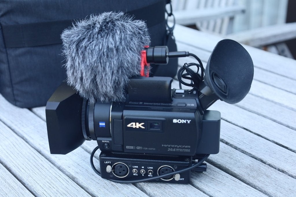 SONY FDR AXP33p 4K SET met interne projector en XLR adapter, TV, Hi-fi & Vidéo, Enlèvement ou Envoi, Stabilisation d'image, Pare-soleil