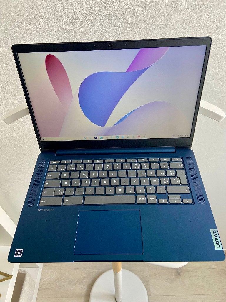 Uit 12/2025: Lenovo Chromebook Slim 3, Computers en Software, Ophalen, Zo goed als nieuw, Lenovo