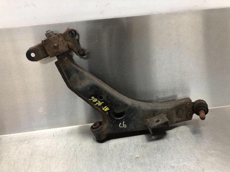 BRAS DE SUSPENSION AVANT GAUCHE INFERIEUR Epica, Utilisé, Daewoo