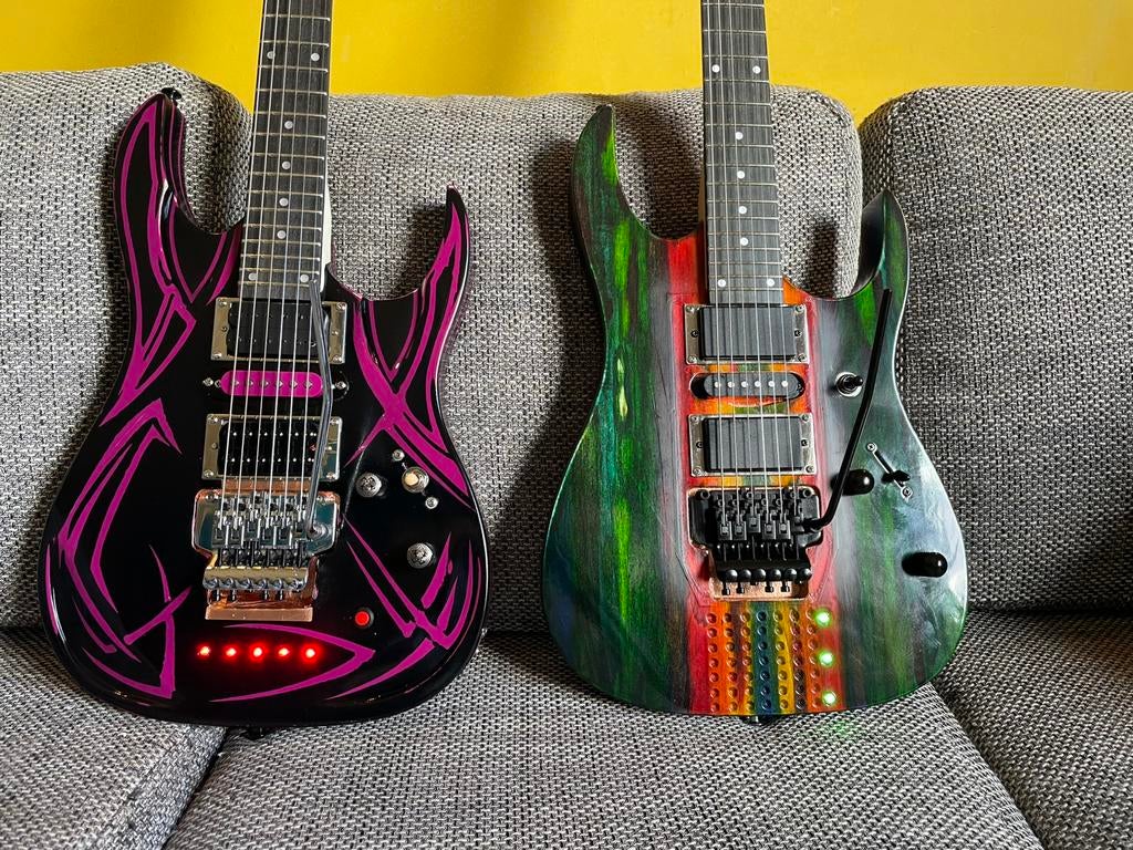 2 unieke DIY Stratocaster Gitaren, versterker en ..., Musique & Instruments, Instruments à corde | Guitares | Électriques, Enlèvement ou Envoi