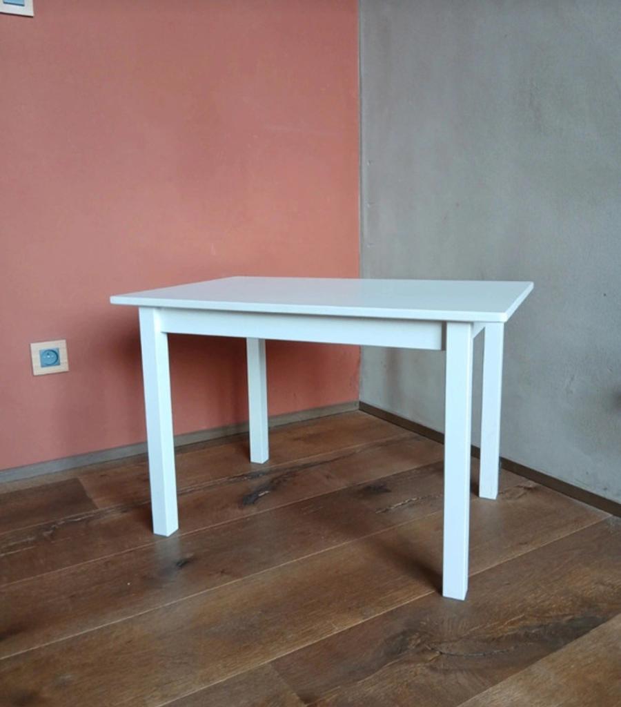 Une petite table, Maison & Meubles, 50 à 100 cm, Comme neuf, Enlèvement, 50 à 100 cm