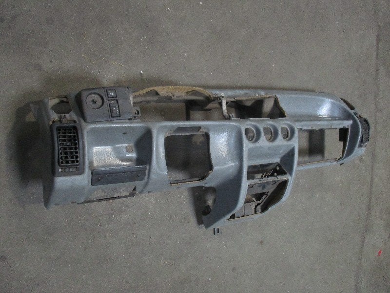 TABLEAU DE BORD Opel Corsa A (01-1982/03-1993) (90-321-001), Opel, Opel Automobile GmbH, Utilisé, Kontakt-opel@opel.com