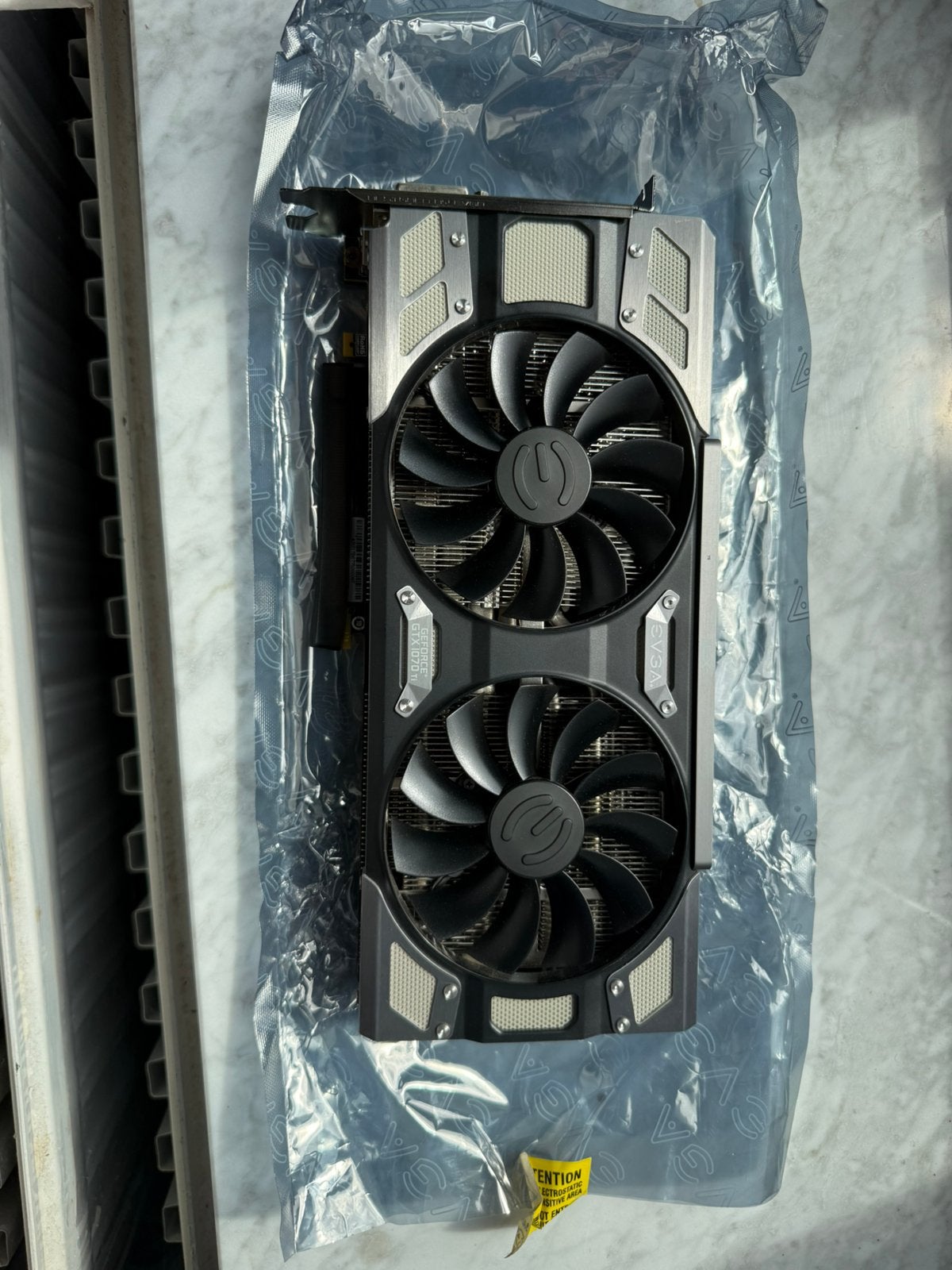 Carte graphique EVGA GTX 1070 Ti FTW2 8Go - État impeccable, Informatique & Logiciels, PCI-Express 3, HDMI, Comme neuf, GDDR5