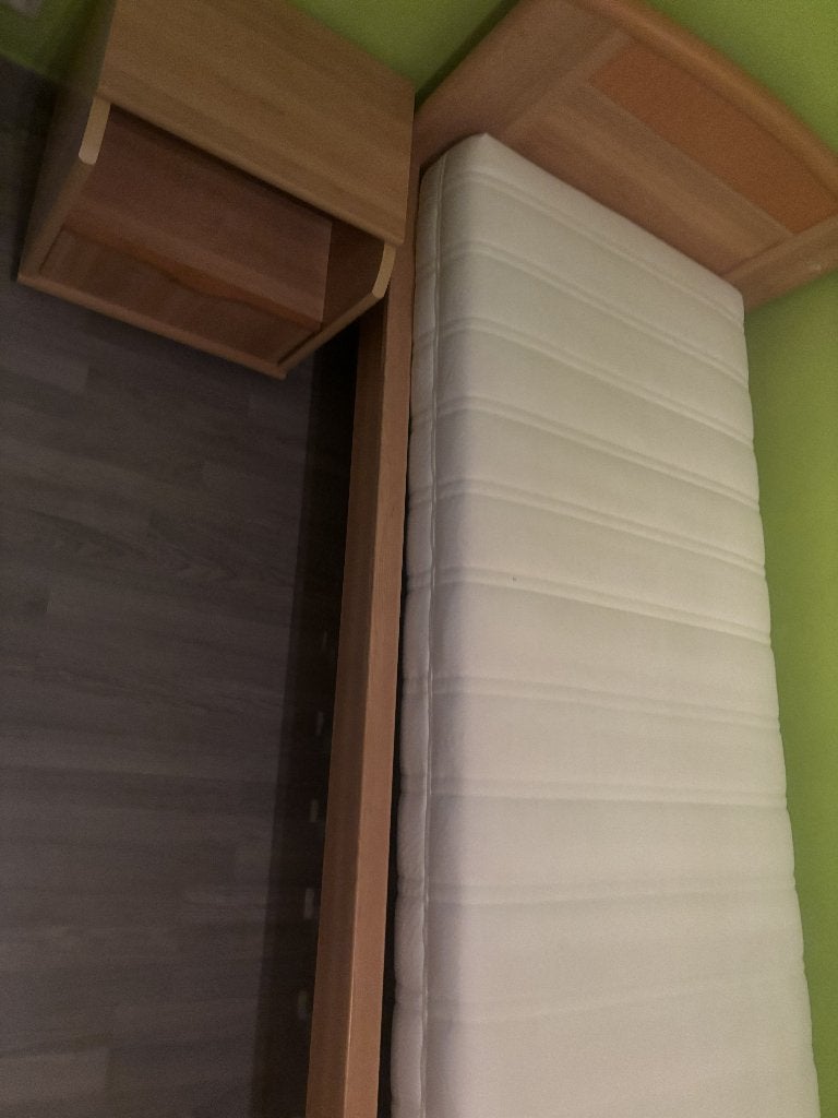 Jeugd kamer (bed + nachtkast + kleerkast ), Enlèvement, Comme neuf, Une personne