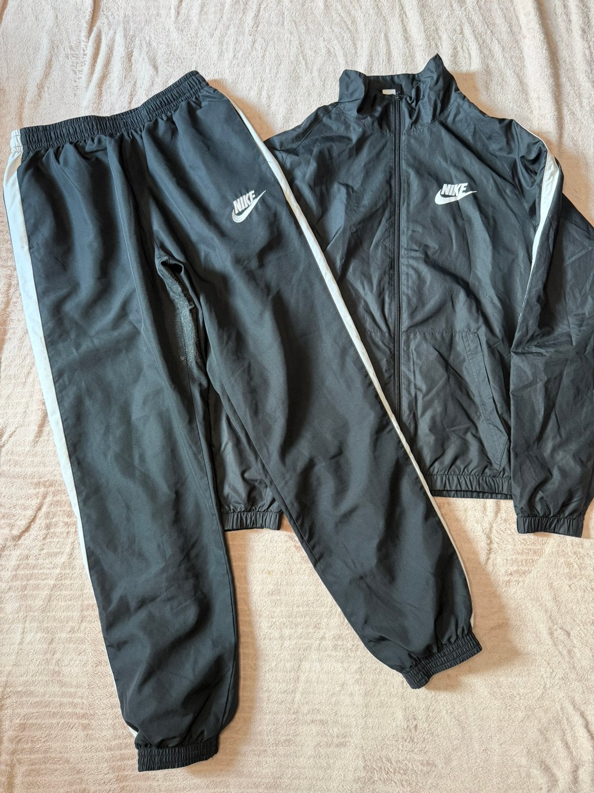 Nike trainingspakset zwart en wit - Maat M, Verzenden, Zo goed als nieuw, Wit