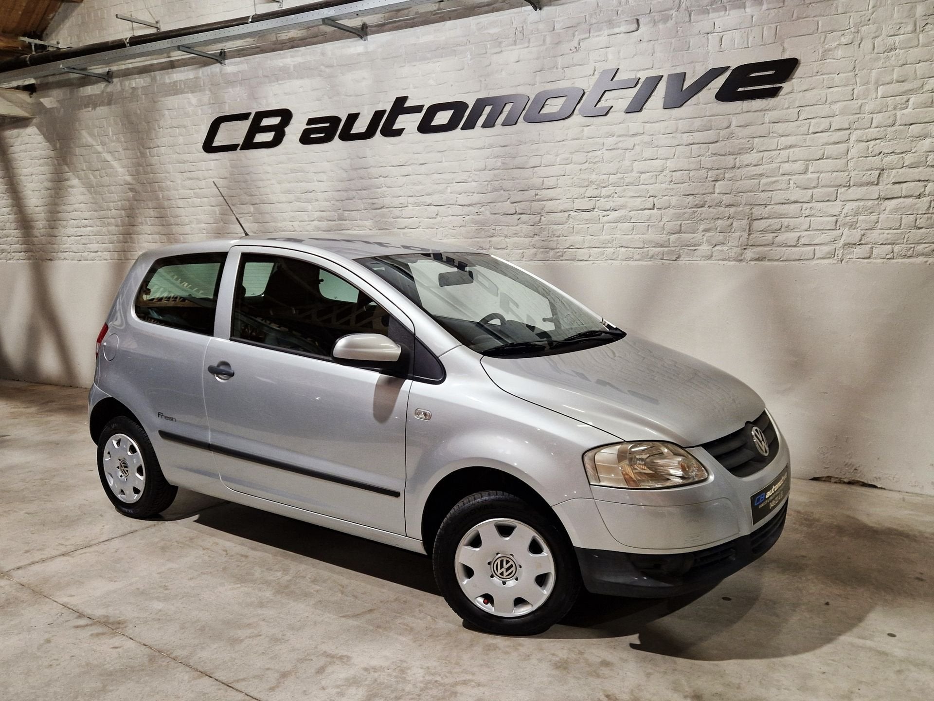 Volkswagen Fox, 53 ch, Argent ou Gris, Achat, Entreprise