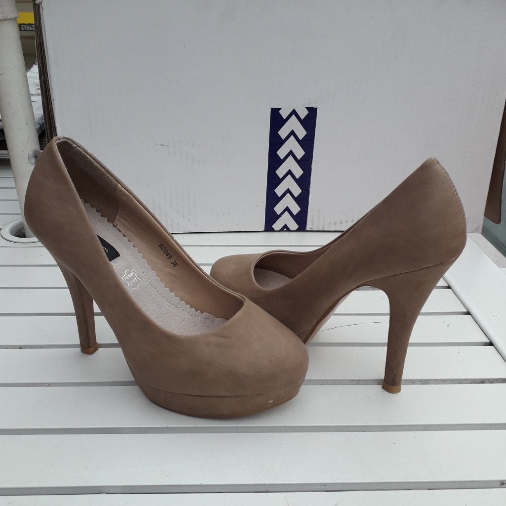 schoenen 36, Vêtements | Femmes, Chaussures, Beige, Comme neuf, Chaussures basses, Envoi