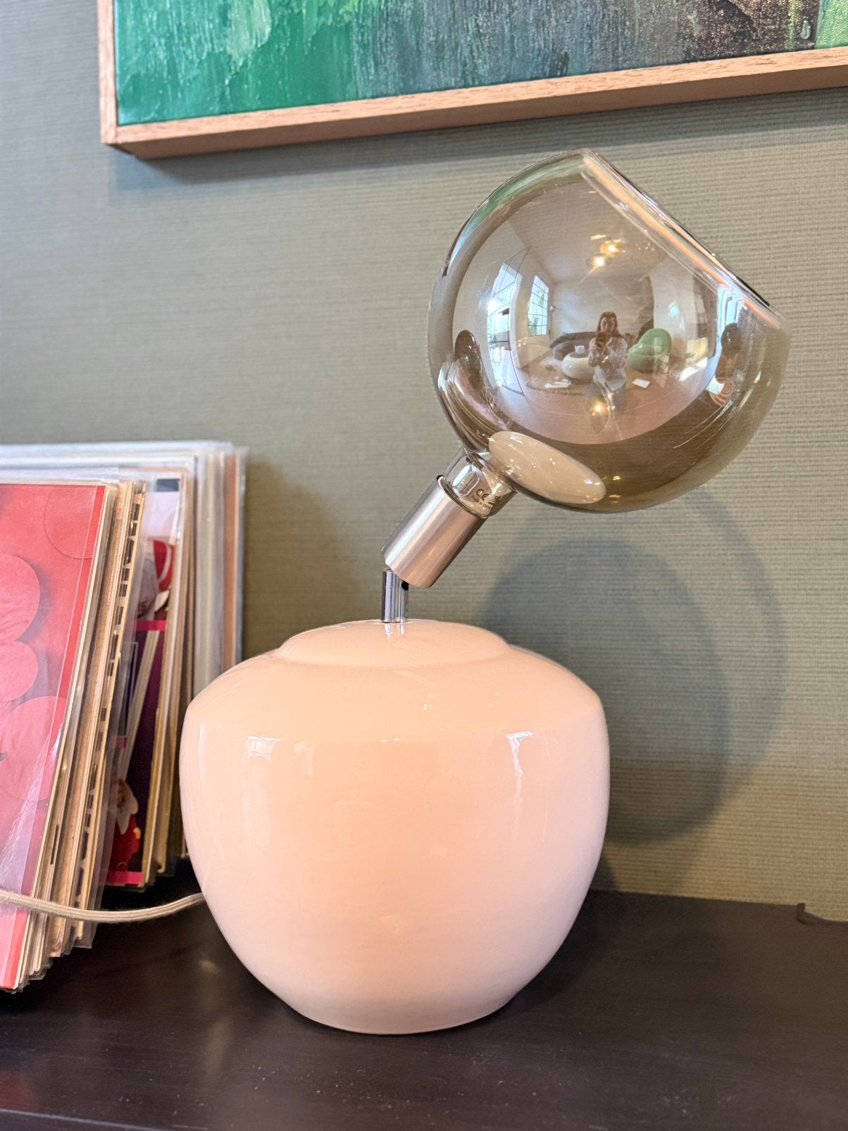Sfeervolle moderne tafellamp met keramische voet en rookglas, Roze, Ophalen, Zo goed als nieuw, Glas